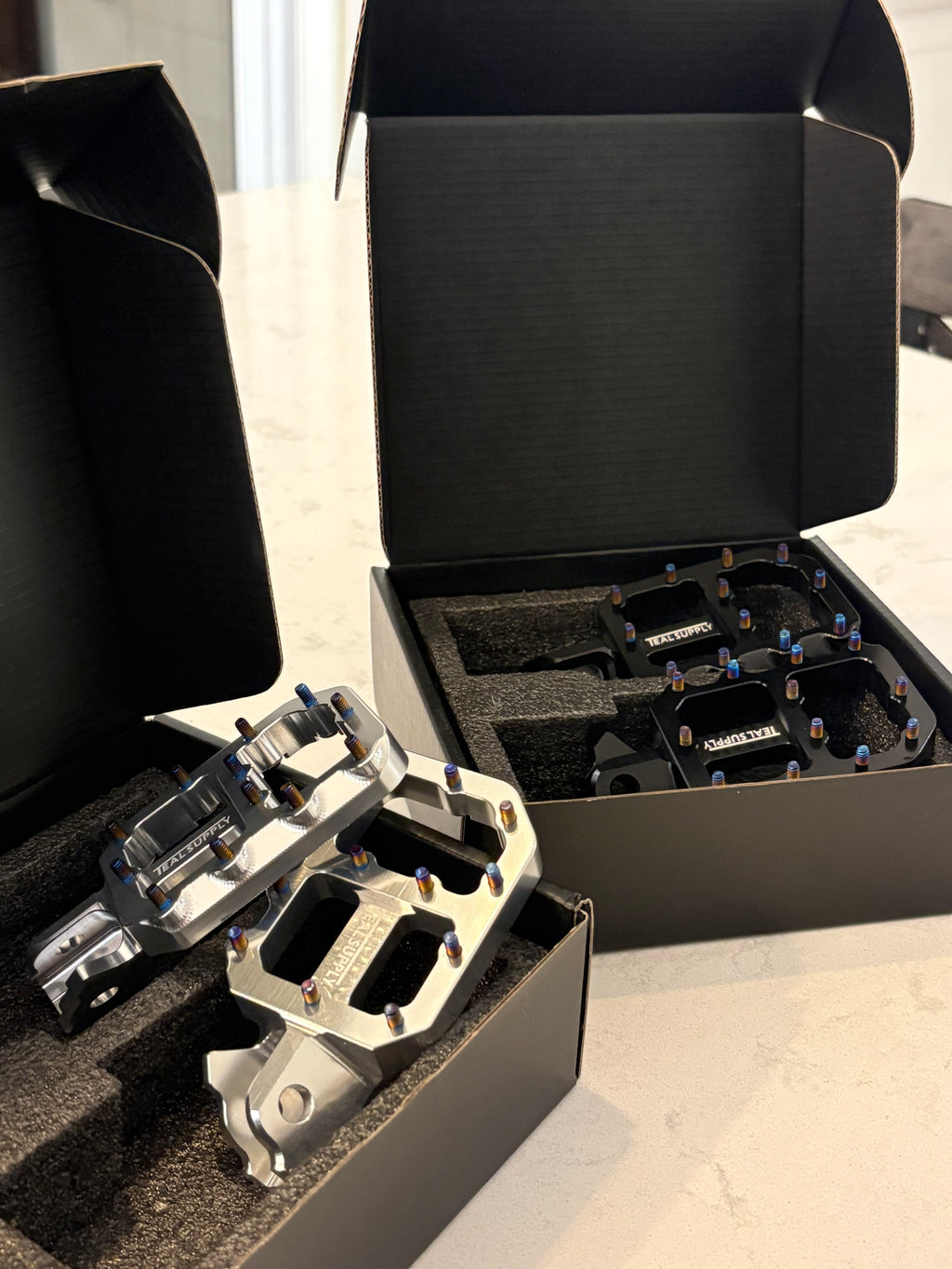 aluminum pegs with ti bolts (for eride pro, light bee x, talaria sting mx3/4/5, talaria xxx(pro))